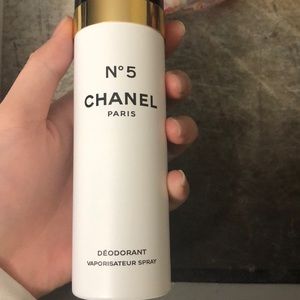 CHANEL no.5 deodorant